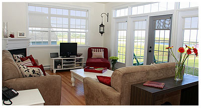 Emerald Isle Beach House - Living Room